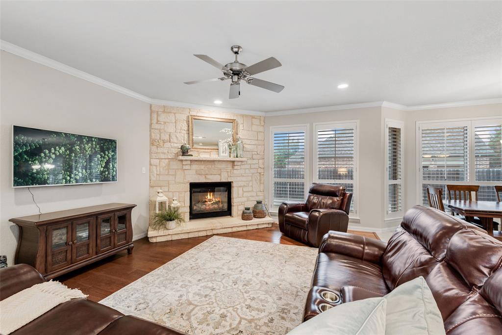 8942 Kingston Court