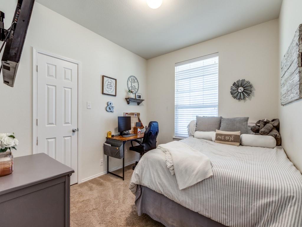 1512 Zebra Finch Drive