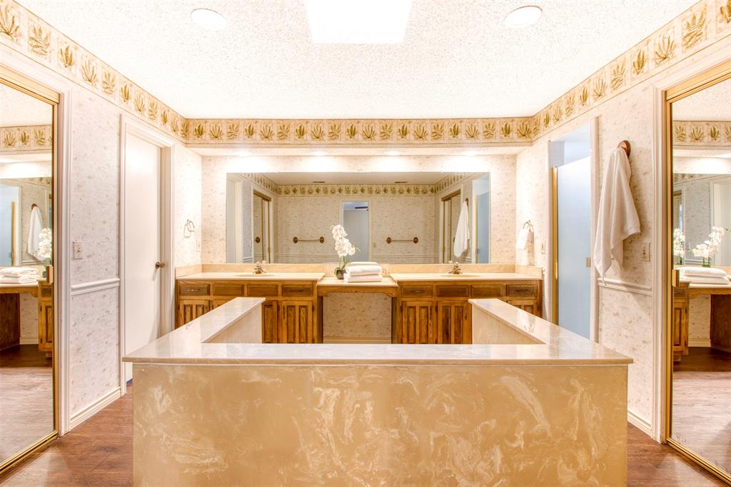 2612 Mariposa Circle
