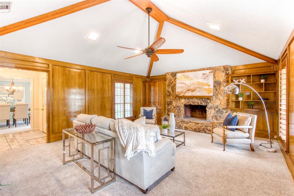 2612 Mariposa Circle