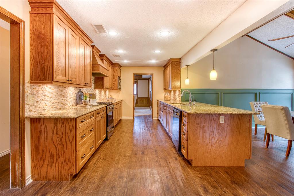 2612 Mariposa Circle