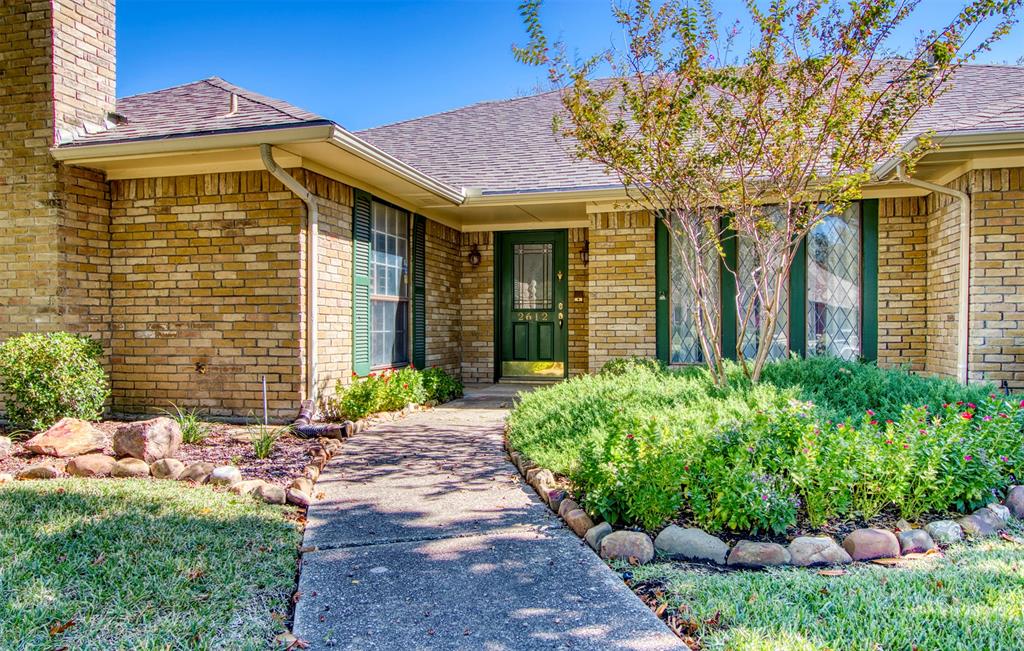 2612 Mariposa Circle