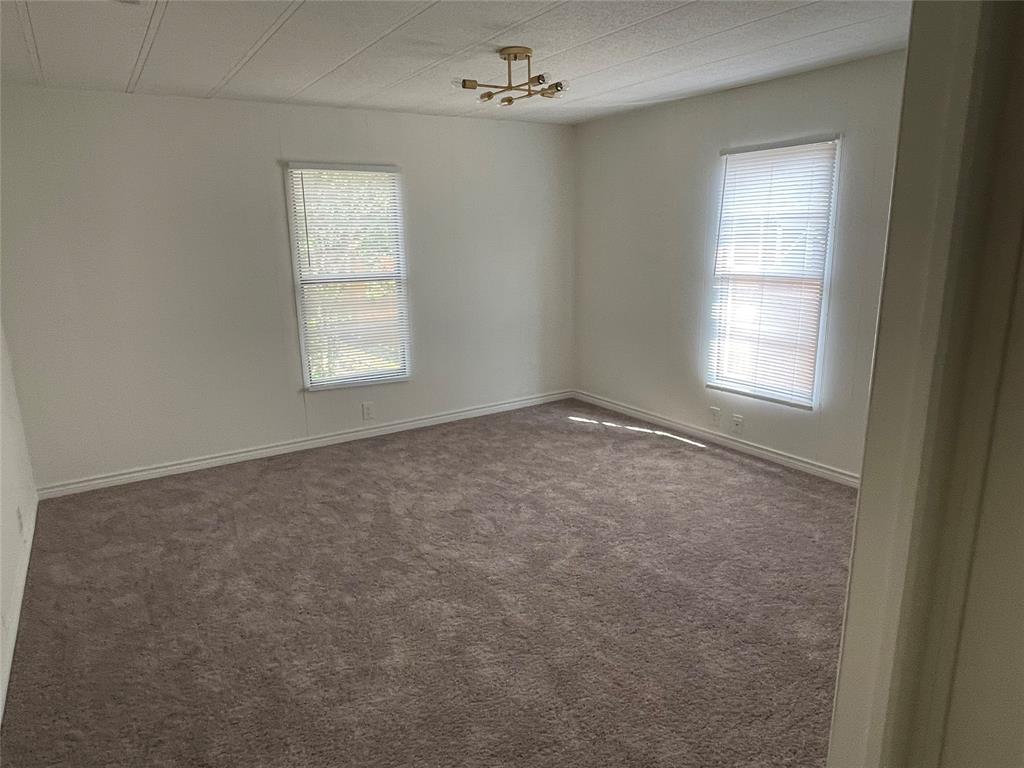5681 Lesli Lane