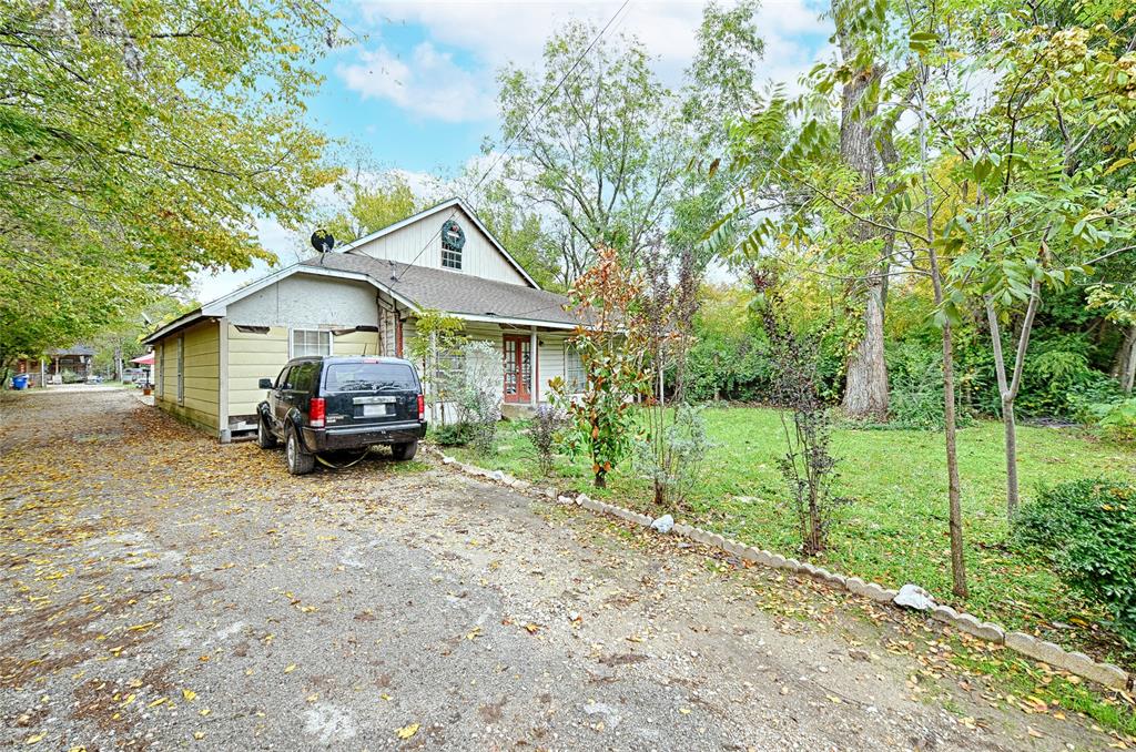 222 S Acres Drive