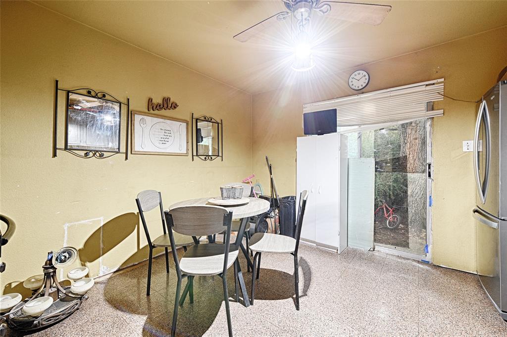 222 S Acres Drive