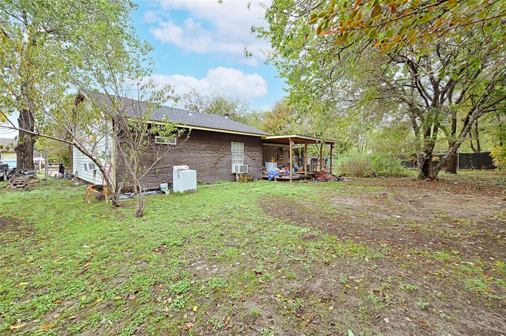 222 S Acres Drive