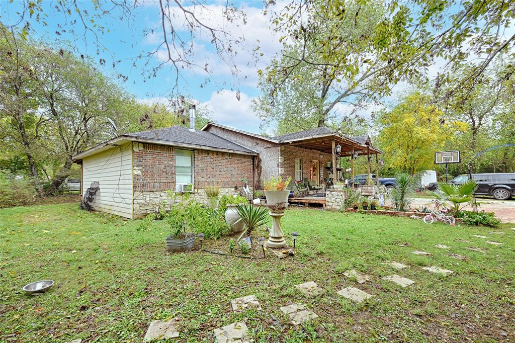 222 S Acres Drive