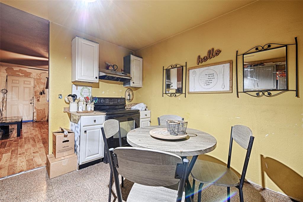 222 S Acres Drive