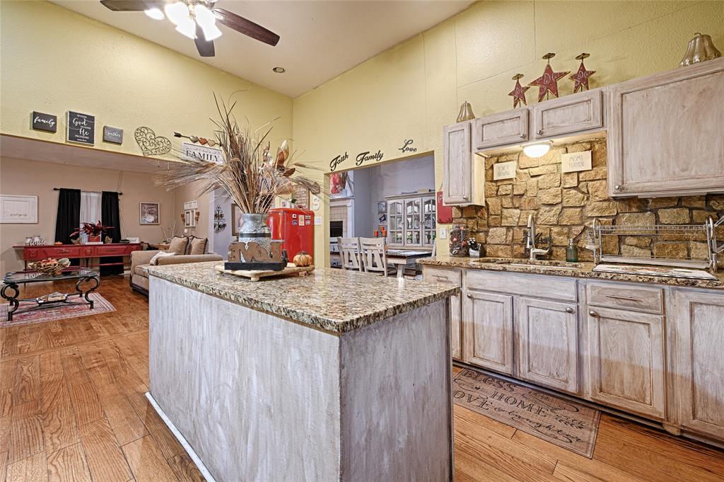 222 S Acres Drive