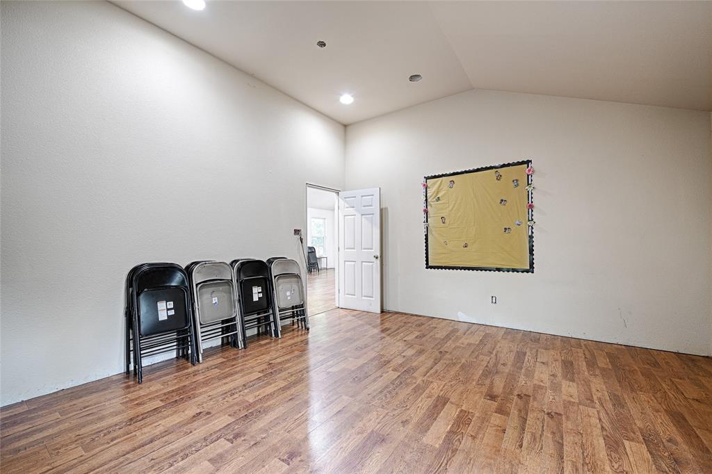 222 S Acres Drive