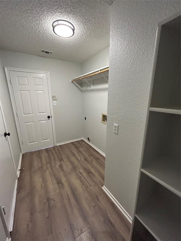 4313 Waterside Court