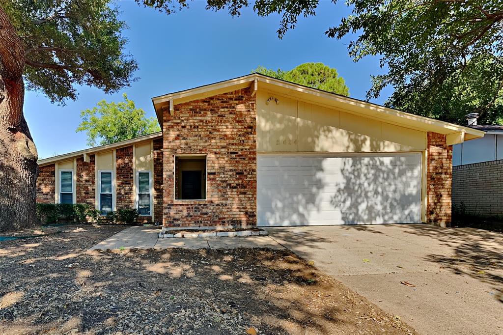 2614 Crestmoor Court