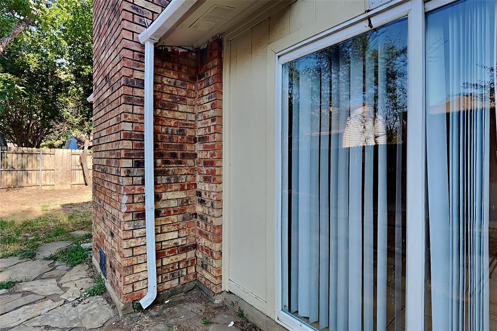 2614 Crestmoor Court