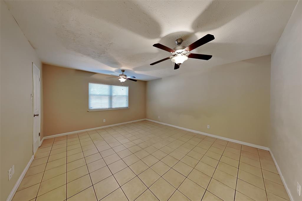 2614 Crestmoor Court