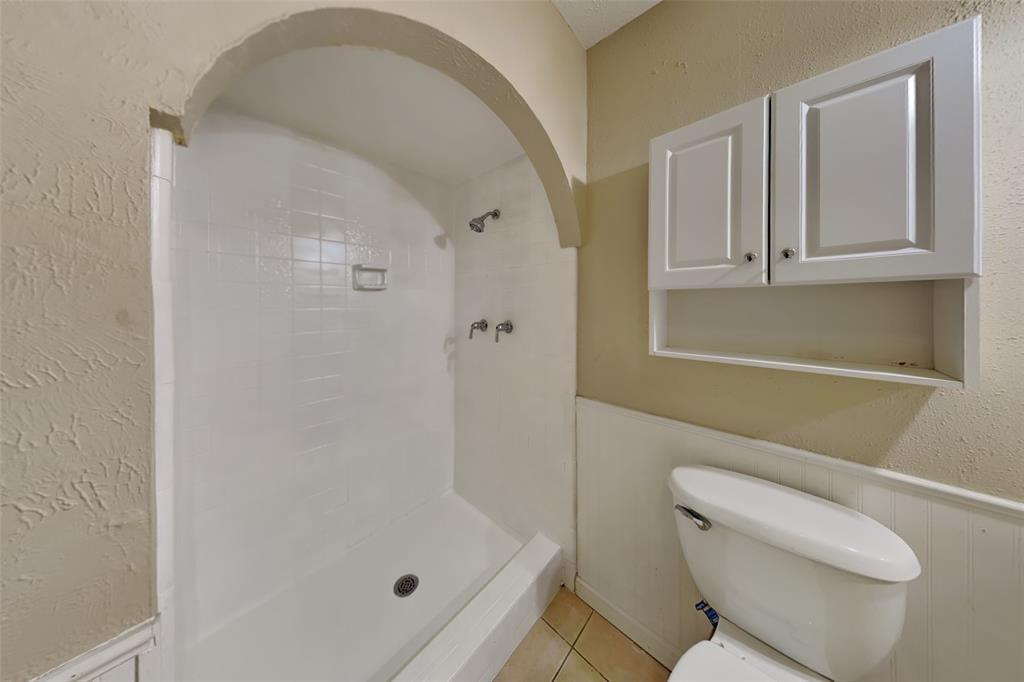 2614 Crestmoor Court
