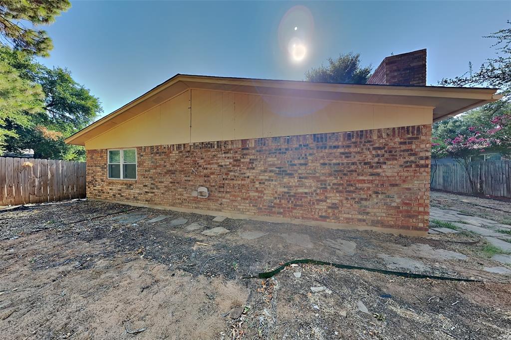 2614 Crestmoor Court