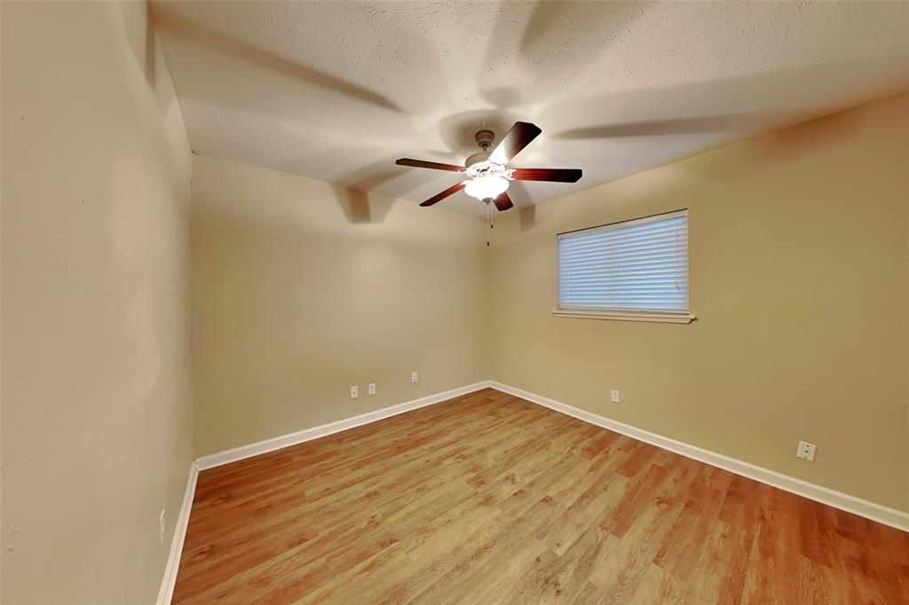 2614 Crestmoor Court