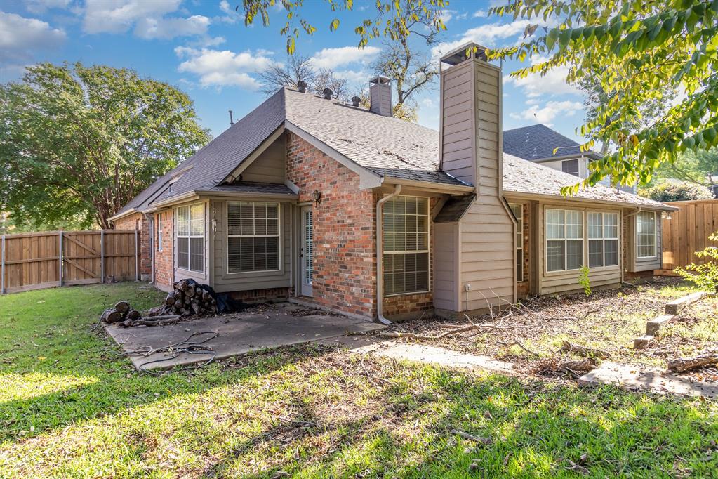 2833 Oleander Drive