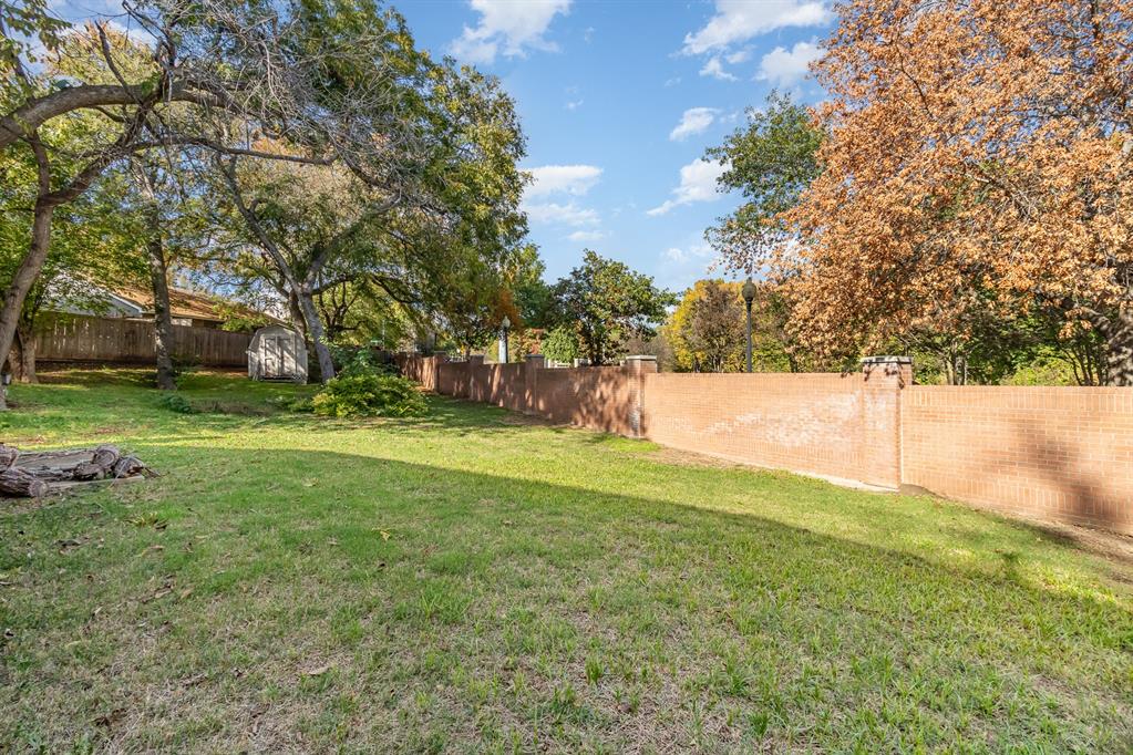 2833 Oleander Drive