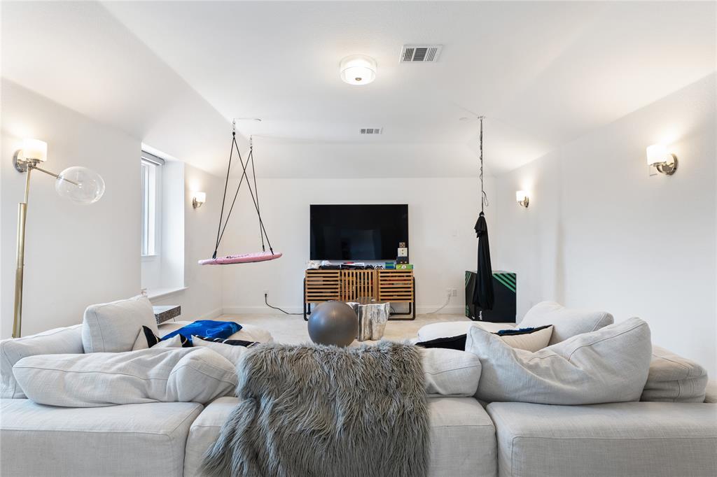 1047 Holford Drive