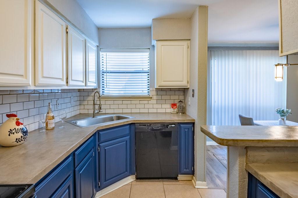 1904 Cloisters Drive, #411