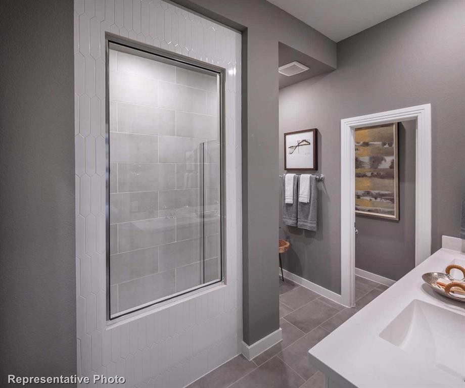 8136 Legacy Oak Drive