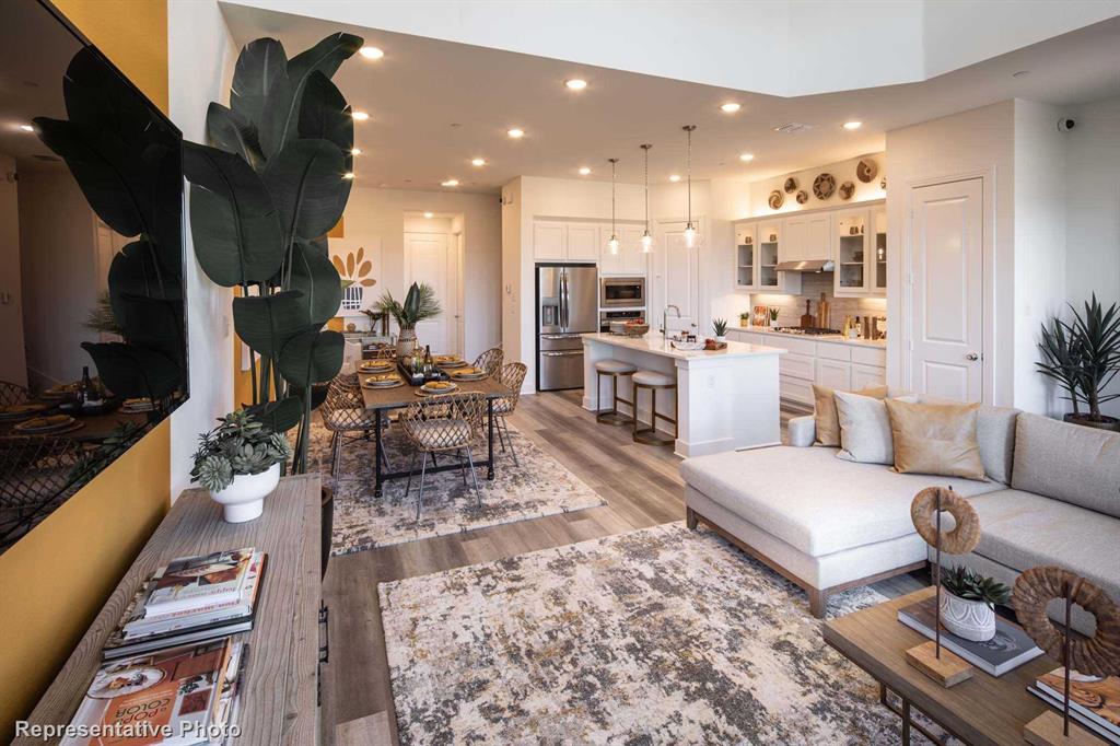 8136 Legacy Oak Drive