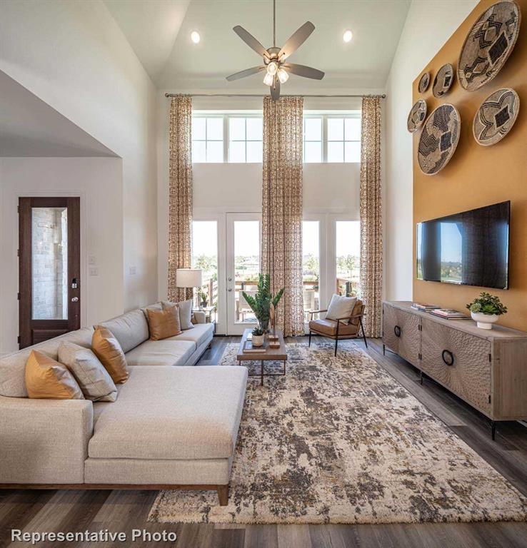 8136 Legacy Oak Drive