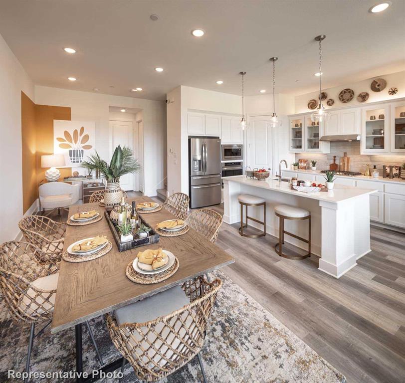 8128 Legacy Oak Drive