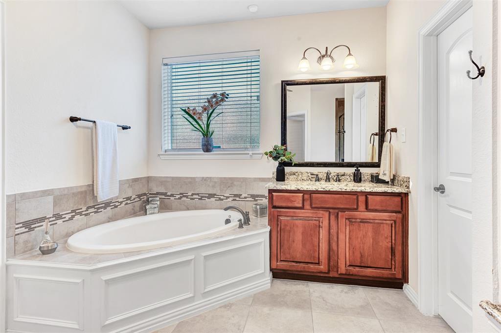 888 Arroyo Lane