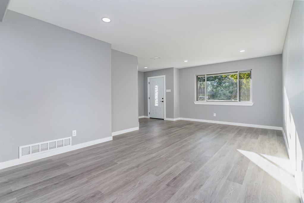 5614 Trailwood Drive