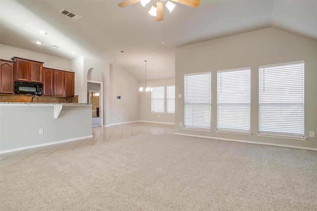 915 Peach Lane