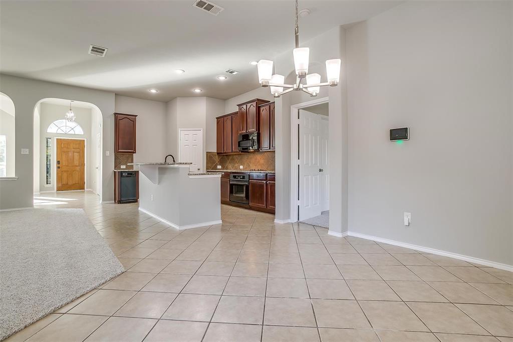 915 Peach Lane