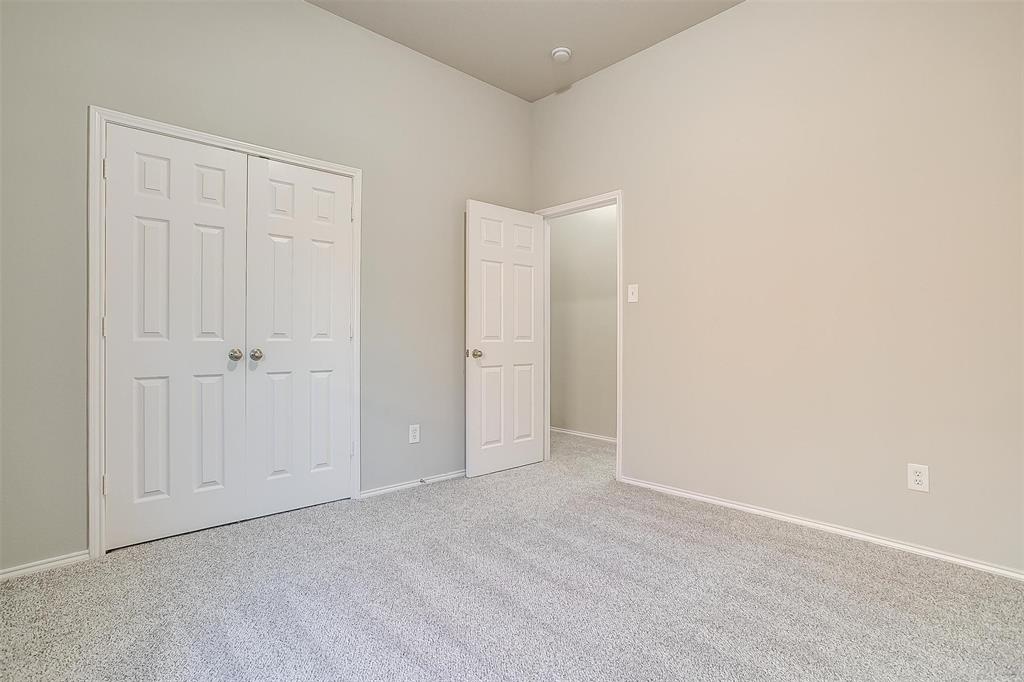 915 Peach Lane