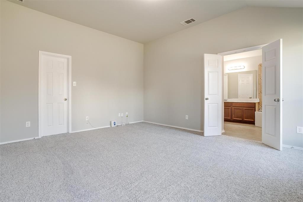 915 Peach Lane
