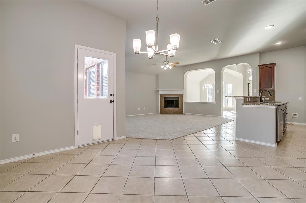 915 Peach Lane