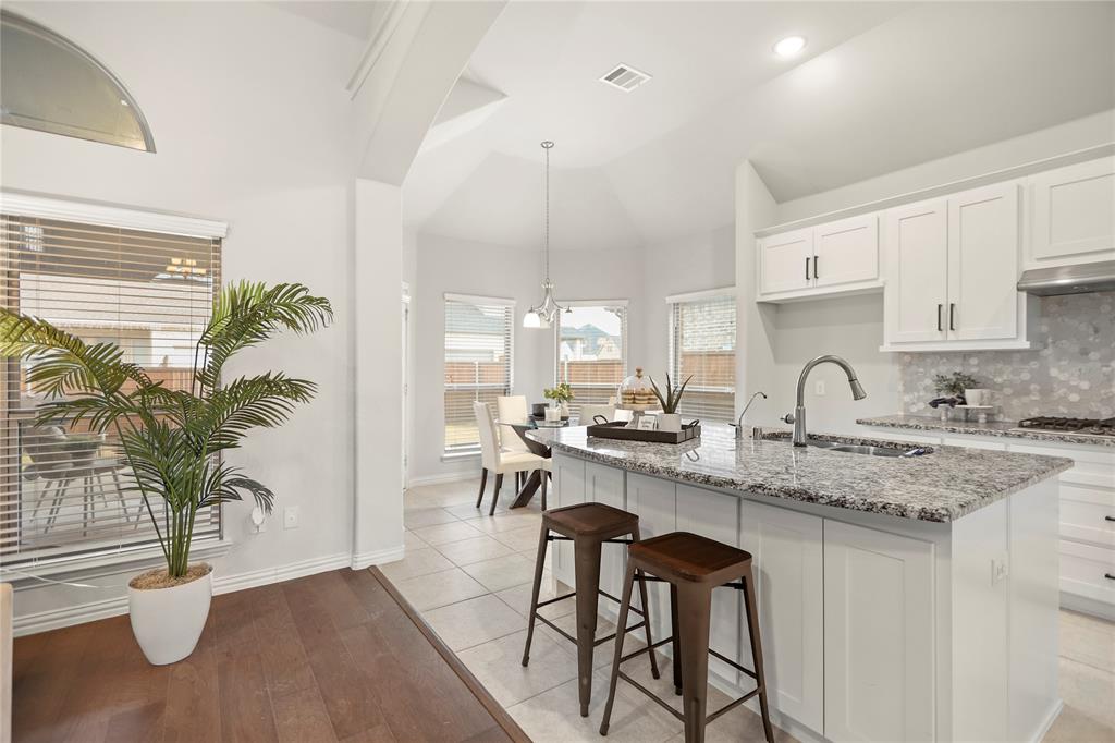 1052 Putnam Drive