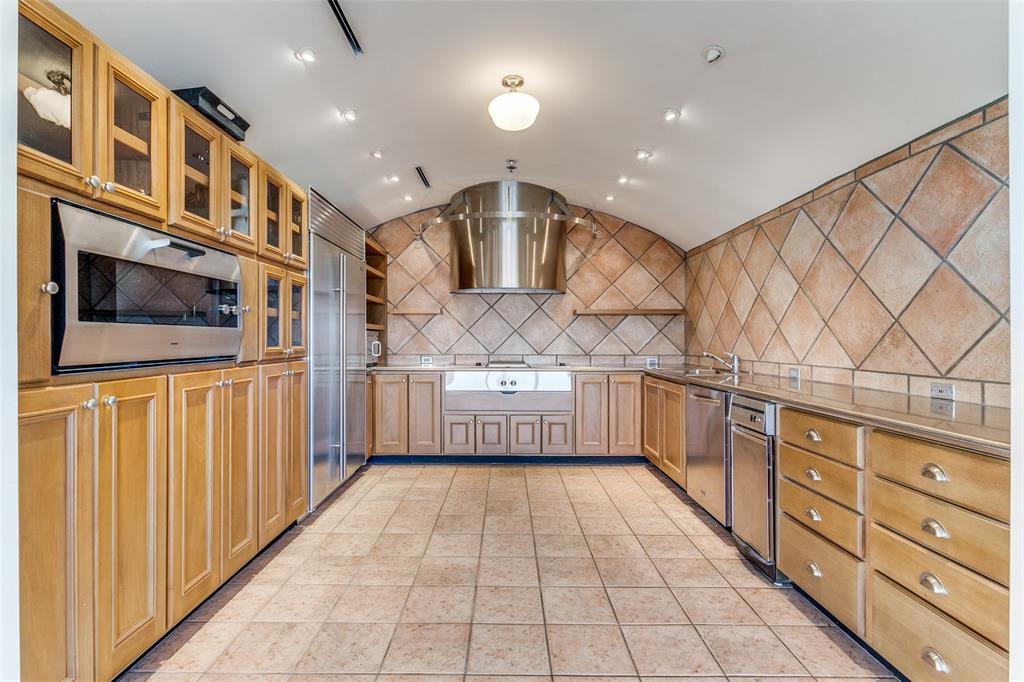 3831 Turtle Creek Boulevard, #19BC