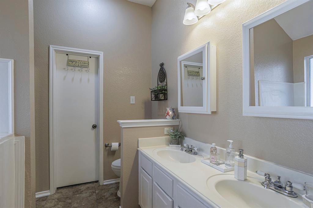 1041 Ridge Top Drive
