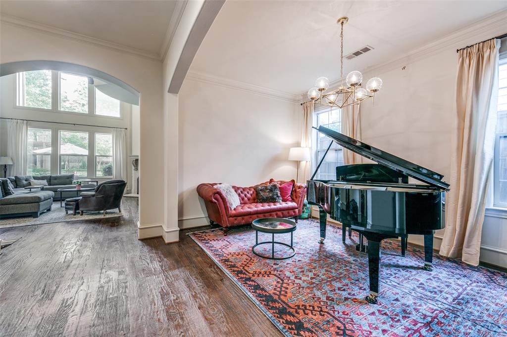 6363 Vanderbilt Avenue