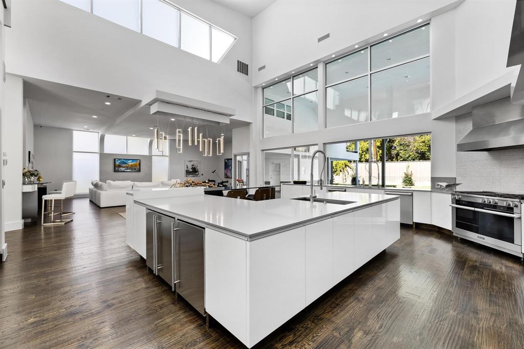 6007 Burgundy Road