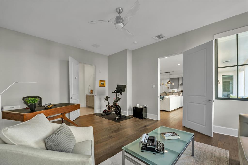5270 Town And Country Boulevard, #114