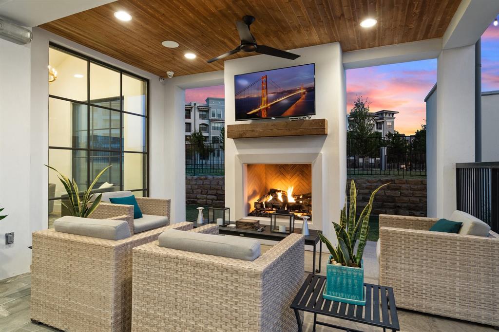 5270 Town And Country Boulevard, #114