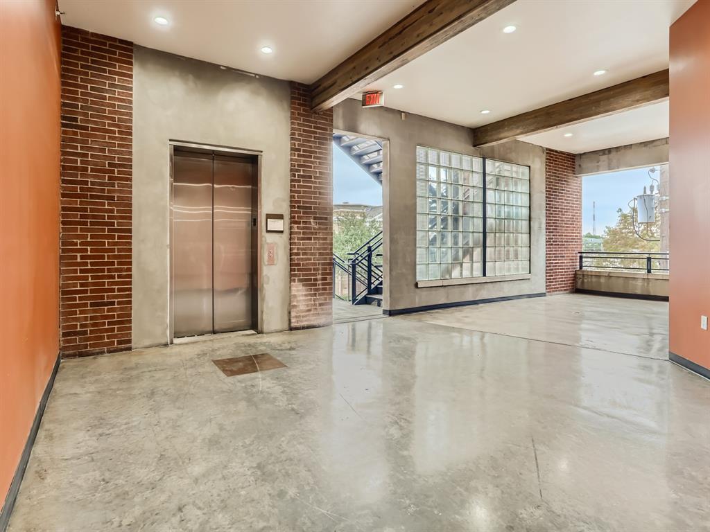 2502 Live Oak Street, #220