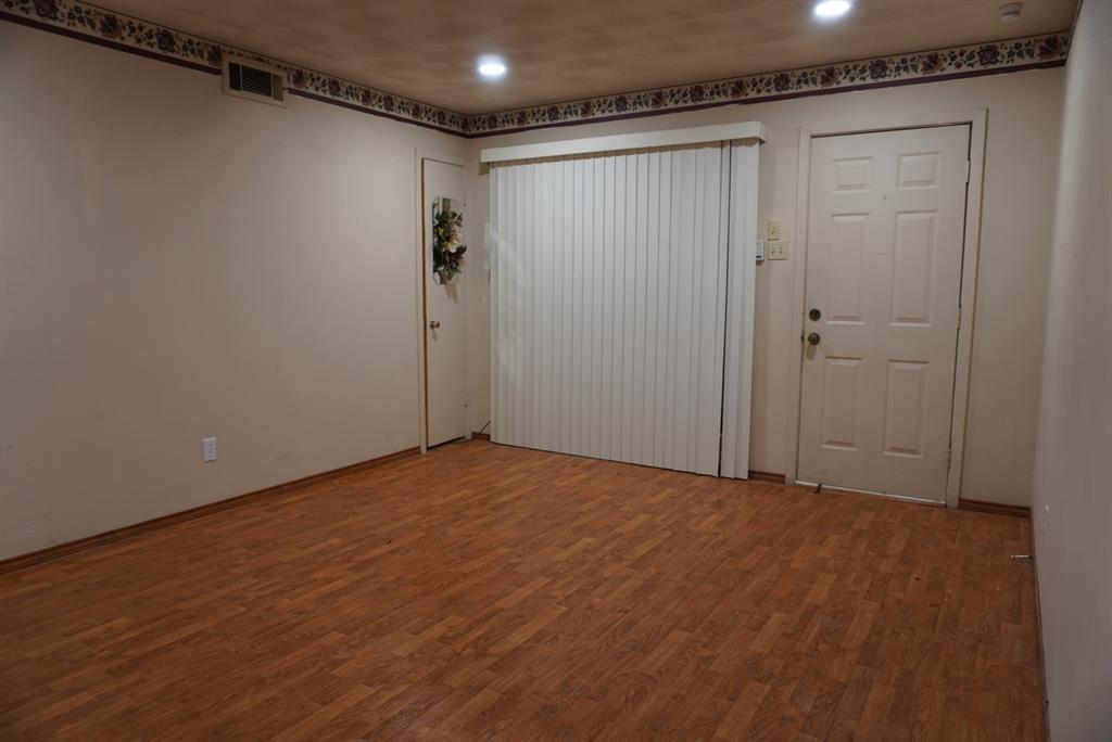 2541 Clearview Circle