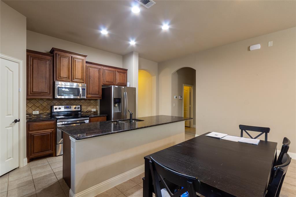 8213 Spitfire Trail