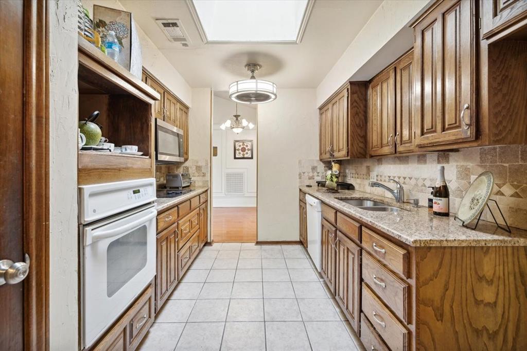 2202 Reading Road