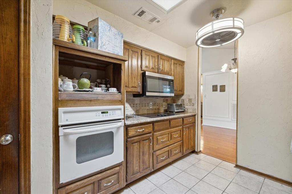 2202 Reading Road