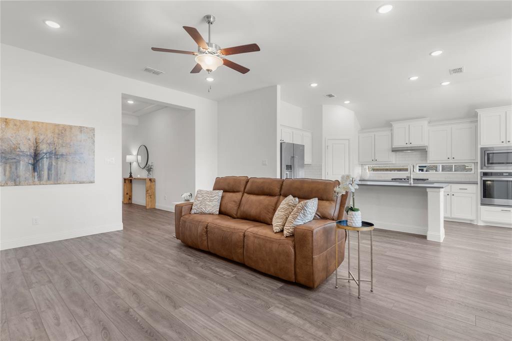 3822 Blue Stem Boulevard
