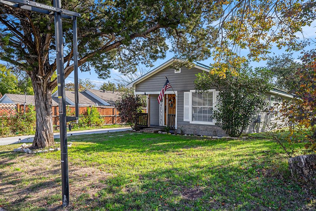 301 Ross Avenue